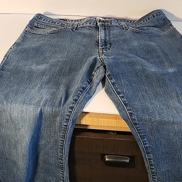 Eddie Bauer- Men's dark wash- straight leg- jeans 35/32 - Picture 3 of 10